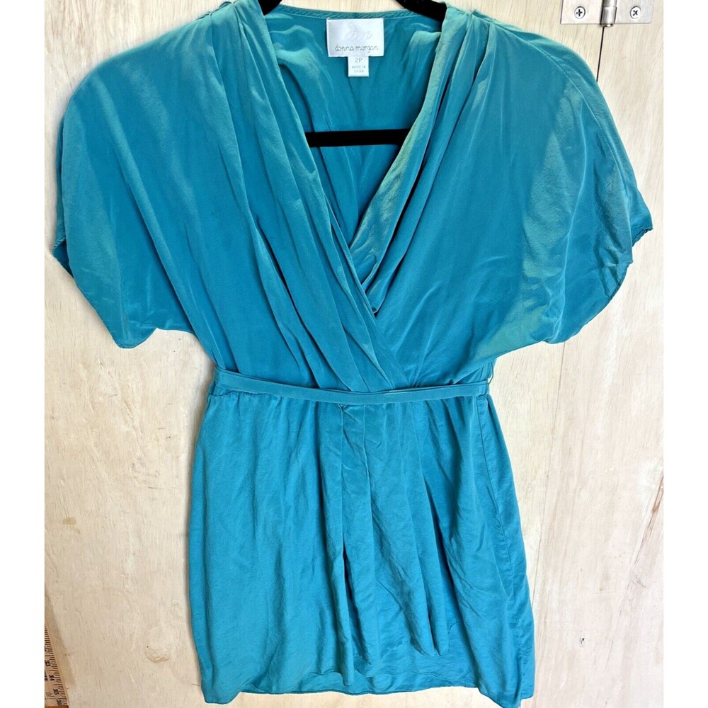 Donna Morgan Size 2 P Blouse shirt silk top Dress belted green blue holiday